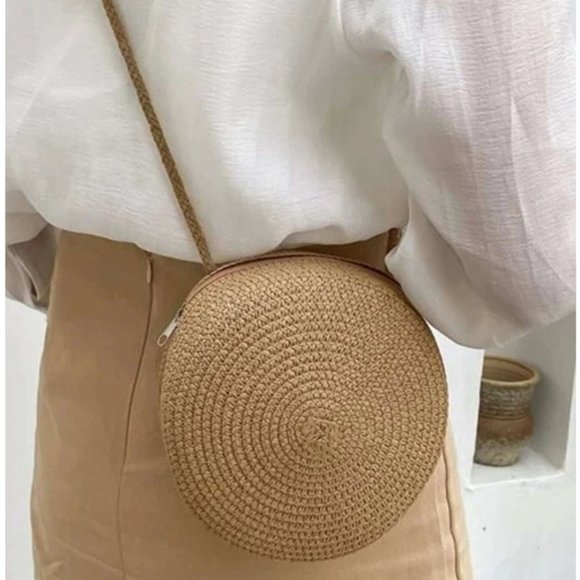 Mini Minimalist Straw Bag - Picture 2 of 6